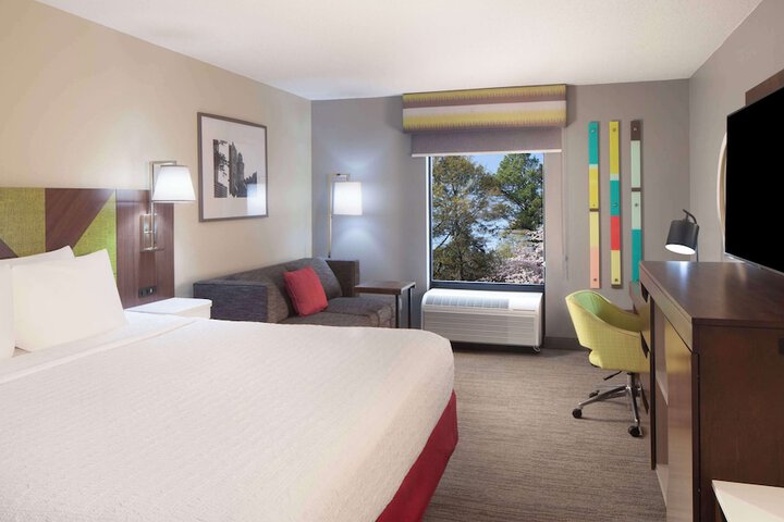 Room 8 of 28