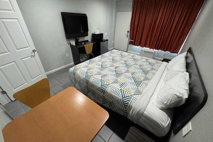 Room 30 of 41
