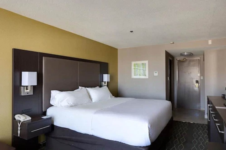 Room 21 of 44