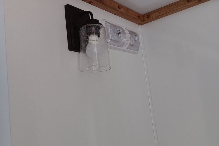 Room 16 of 38