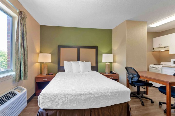 Room 12 of 27