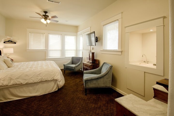 Room 19 of 41