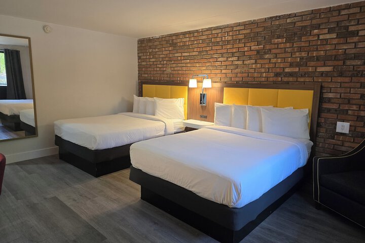 Penn Lodge Hotel & Suites