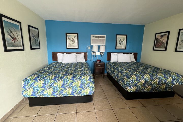 Room 33 of 49