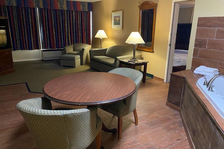 Room 6 of 19