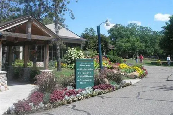 RIVERWOOD INN AND CONFERENCE CENTER