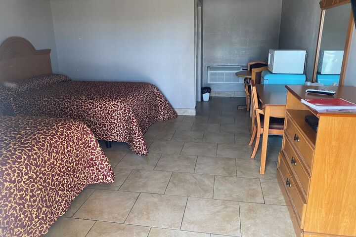 Room 11 of 23