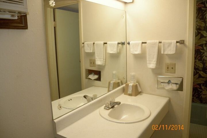 Room 13 of 21