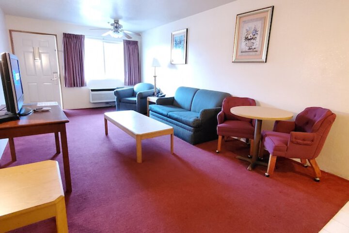 Olympic Inn & Suites