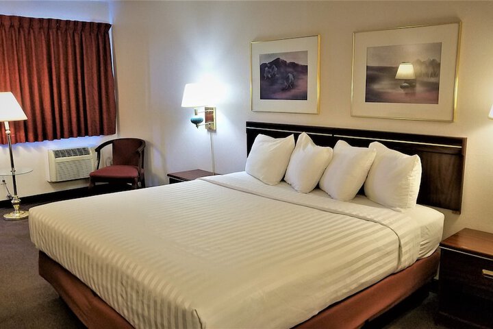 Motel 8 Laramie