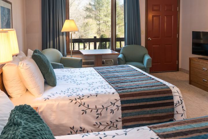 Highland Manor Inn