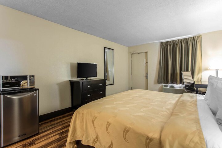 Room 15 of 30