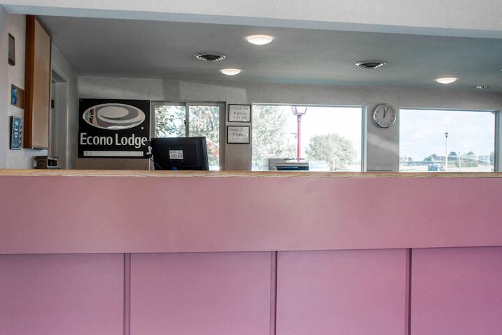 Econo Lodge South