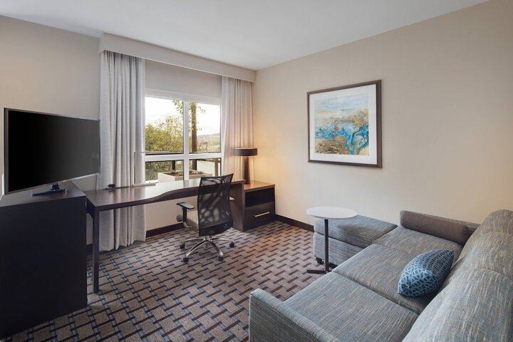 Room 17 of 36