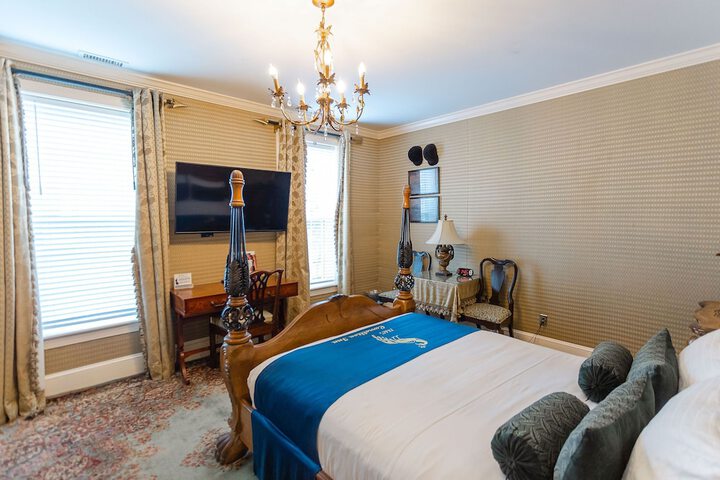 Room 47 of 80