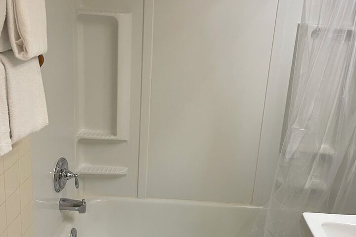 Room 62 of 86