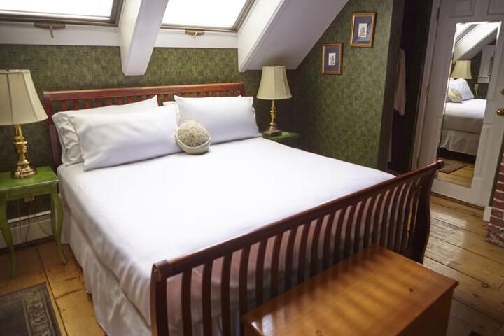 THE ANDRIE ROSE INN