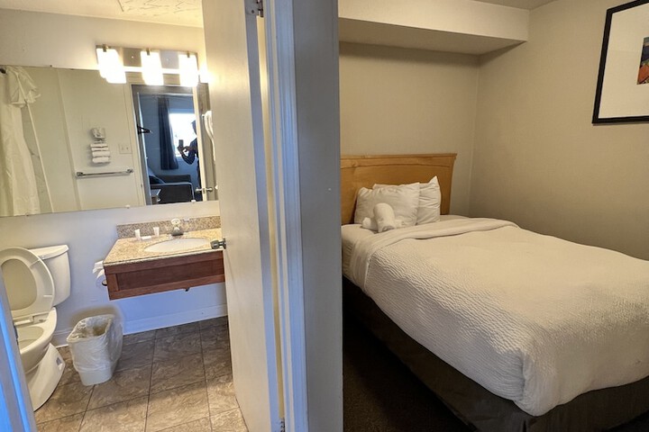 Room 28 of 59