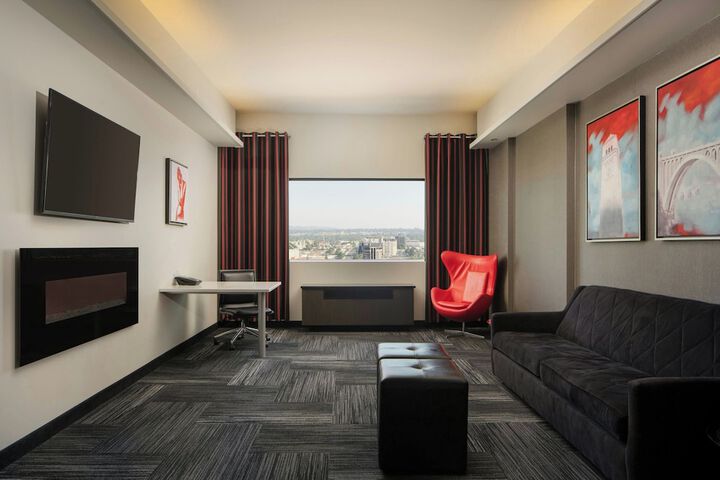 Room 33 of 92
