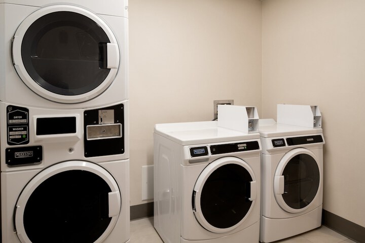 Holiday Inn Express and Suites Hollister by IHG