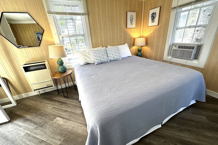 Room 76 of 128