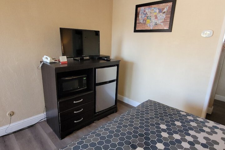 Room 12 of 21