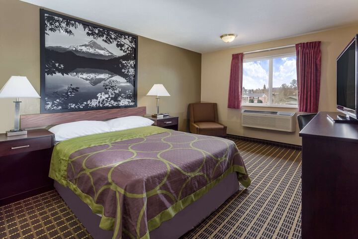 Room 7 of 17