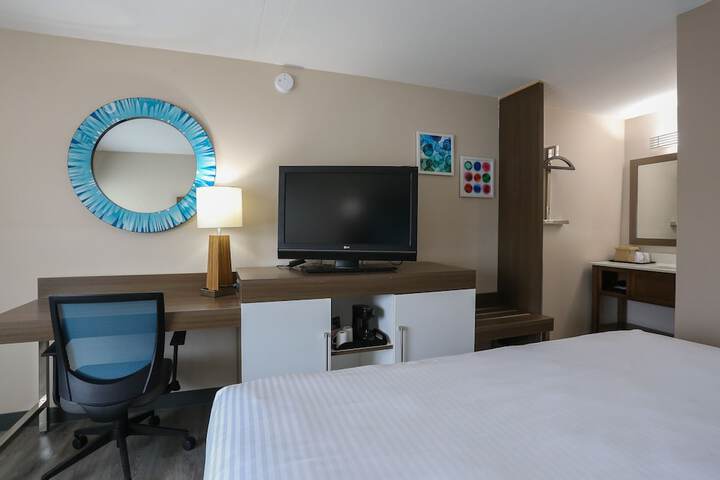 Room 8 of 24