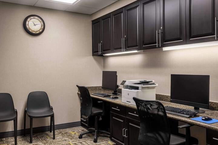 Business Center 30 of 30