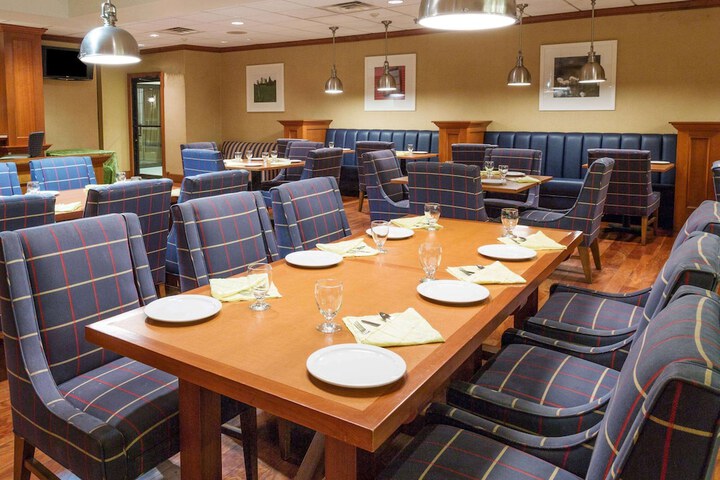 Dining 22 of 26