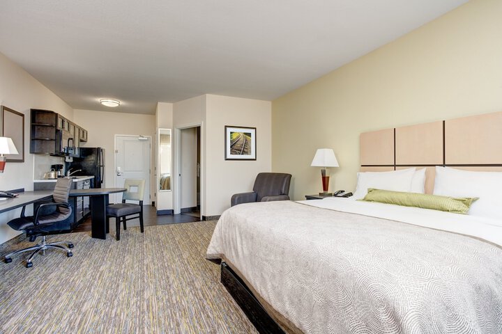 Candlewood Suites Cut Off by IHG