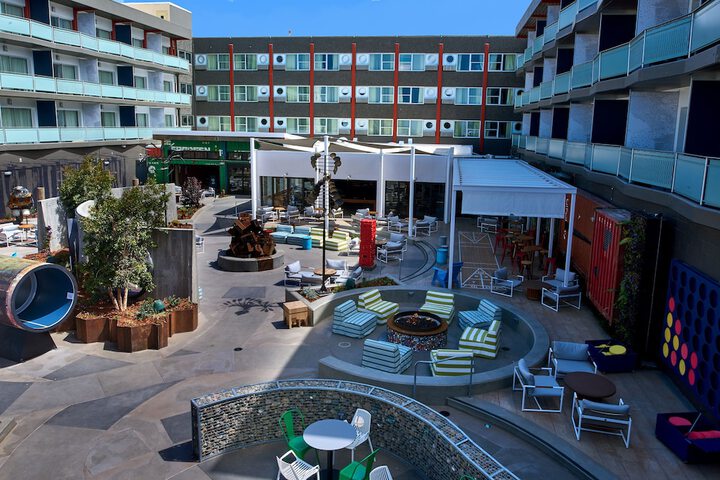 Hotel Exterior 37 of 49