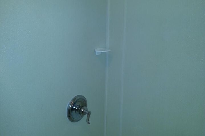 Room 6 of 18