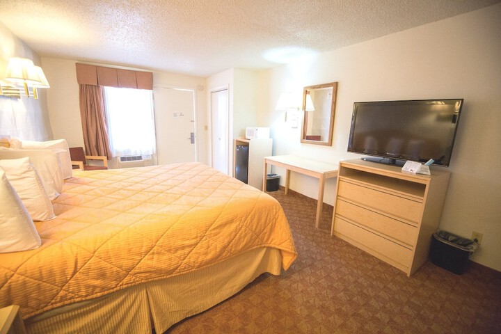 Room 16 of 34