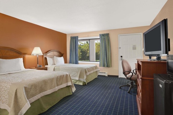 Room 6 of 7
