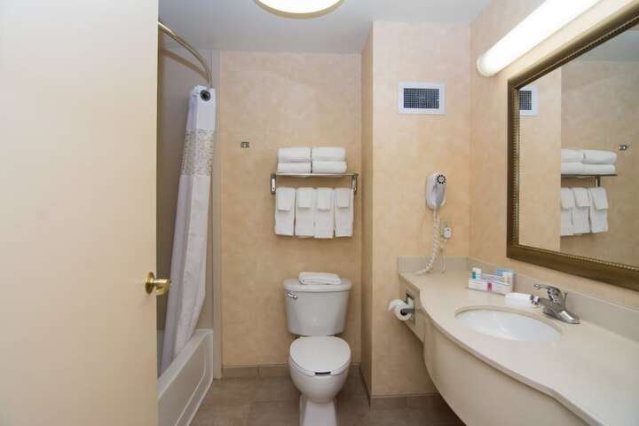 Room 9 of 17