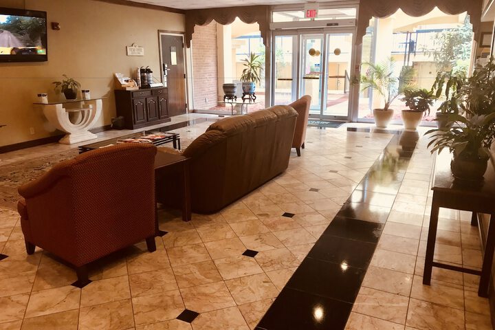Quality Inn & Suites Conference Center Statesboro Historic District