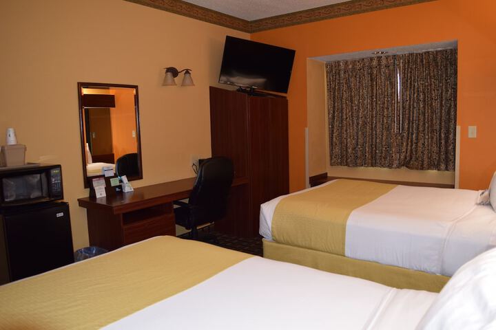 Room 28 of 43