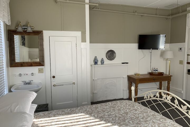 Room 48 of 155