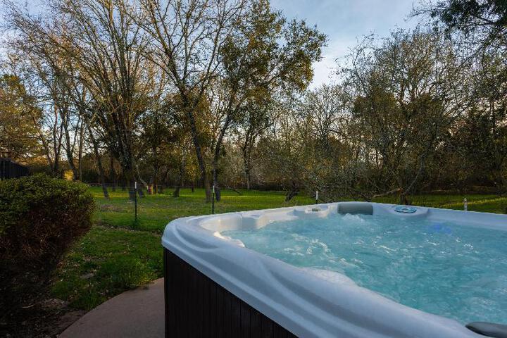 Mockingjay - Peaceful Ranch Home W Spa & Pool