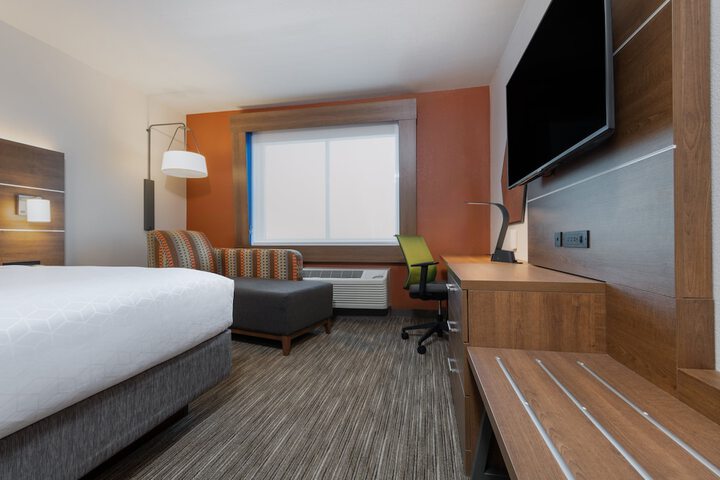 Room 30 of 43