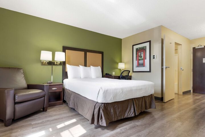 Room 16 of 26