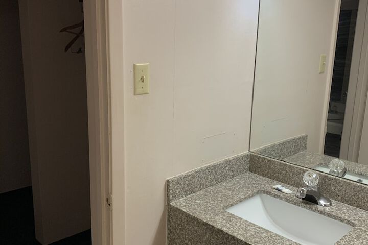 Room 11 of 30