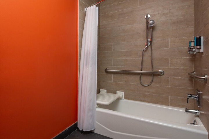 Room 15 of 28