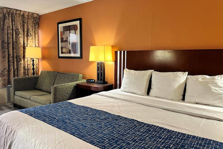 Travelodge by Wyndham Seymour