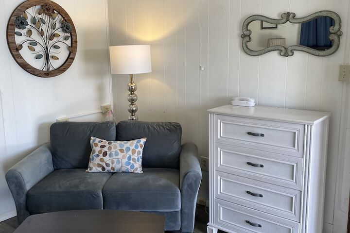Lamplighter Cabins & Suites