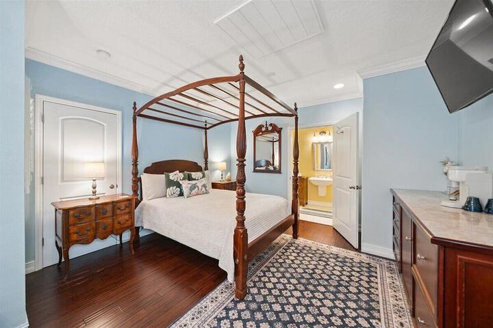 Seaglass Inn