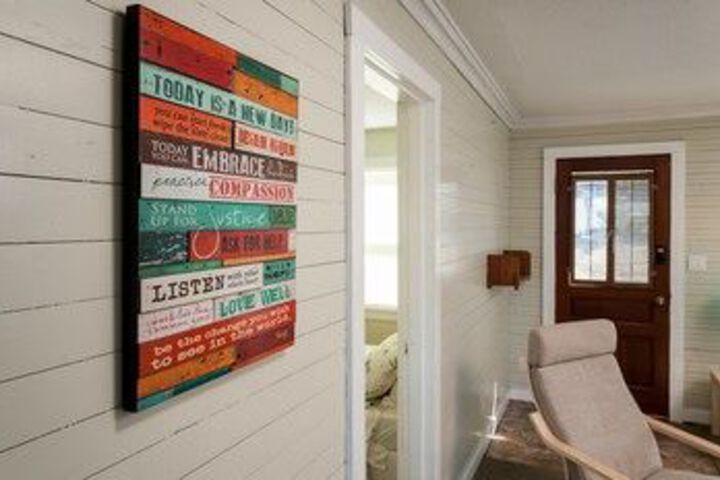 2BR Bay View Bungalow in Poulsbo by RedAwning