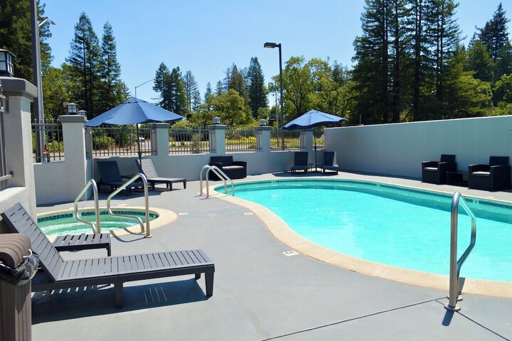 Pool 10 of 74