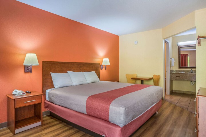 Room 20 of 62